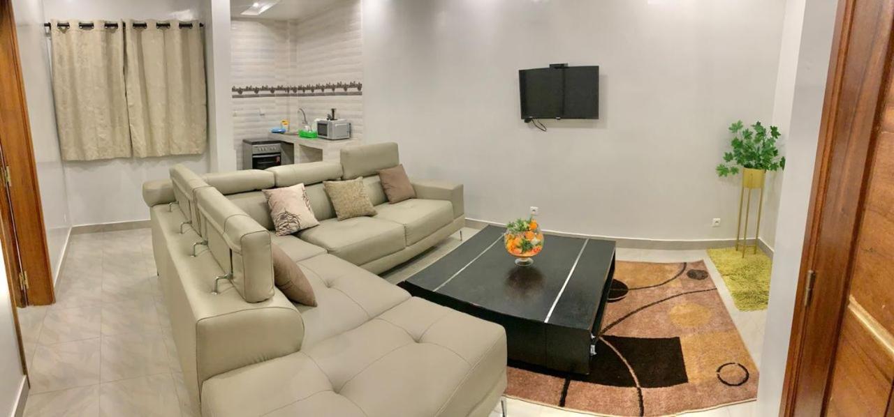 Superbes Appartements Non Loin De Auchan Mermoz Dakar Luaran gambar